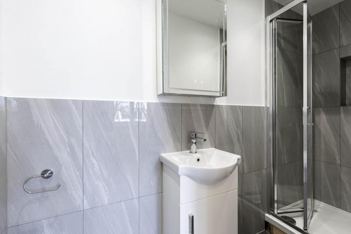 Modern Studio Harvist Road, Queens Park